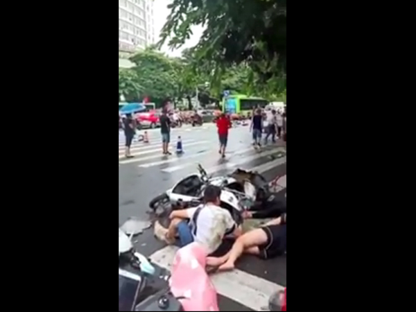 Lao xe vào đám đông ở Trung Quốc: 1 người chết, nhiều người bị thương