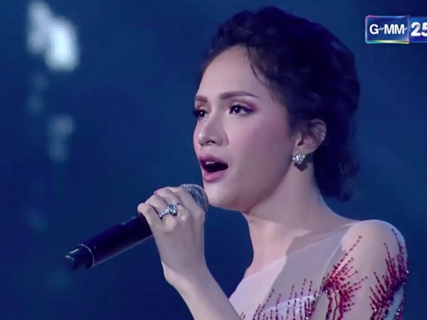 Hương Giang tự tin show giọng với hit khủng 'Never Enough' tại Hoa hậu Chuyển giới Hoàn vũ Thái Lan