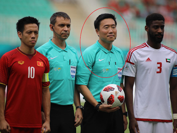 Trọng tài Hàn Quốc bị tố 'xử ép' U23 Việt Nam trong trận tranh hạng ba Asiad 2018