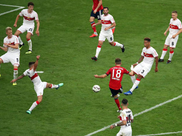 Stuttgart 0-3 Bayern: Siêu sao tỏa sáng, siêu phẩm mở màn