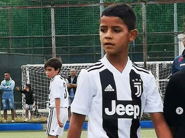Con trai Ronaldo ghi tới 4 bàn trong ngày ra mắt đội U9 Juventus