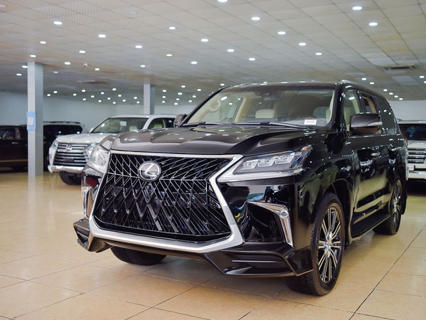 Lexus LX 570 phiên bản 4 chỗ của Dubai tại Việt Nam