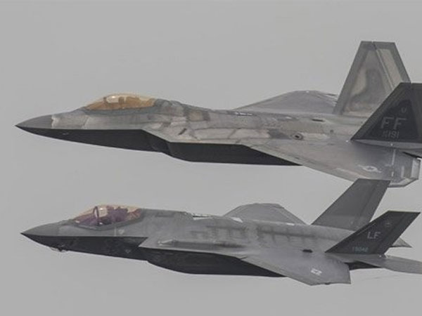 Mỹ chế siêu tiêm kích lai F-22 và F-35 để làm gì?