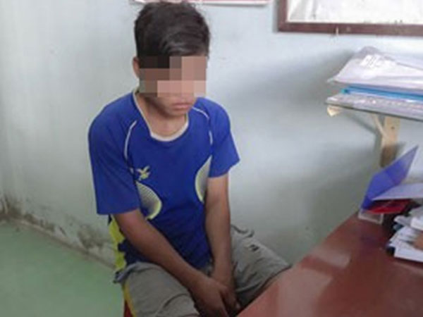 Bà ngoại của bé gái 8 tuổi nghi bị hàng xóm hiếp dâm: 'Con bé bị bố mẹ bỏ rơi, giờ lại như vậy sao nó sống nổi'