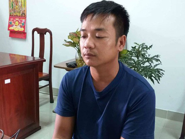 Bị đổ rượu lên người, khách đâm chết nhân viên phục vụ