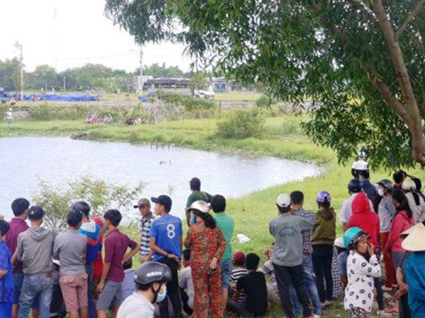 Thi thể người phụ nữ nổi trên sông, trên tay đeo ví tiền và chùm chìa khóa