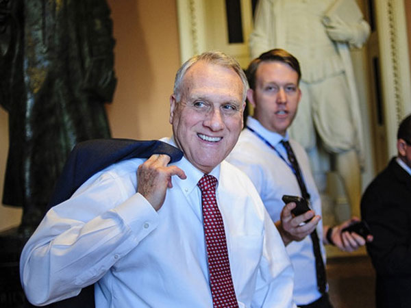 Cựu TNS Jon Kyl thay thế ông John McCain ở Thượng viện Mỹ