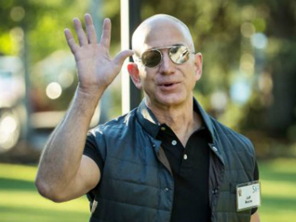 Giá trị Amazon vượt 1.000 tỷ USD