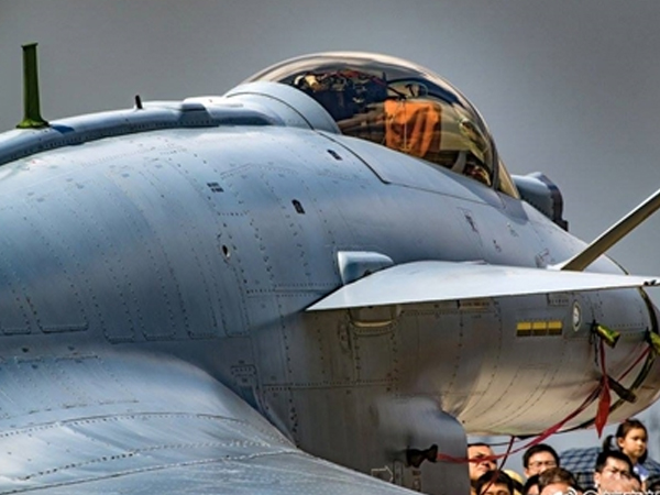 Trung Quốc khoe J-10C chiến thắng áp đảo Su-35SK trong không chiến