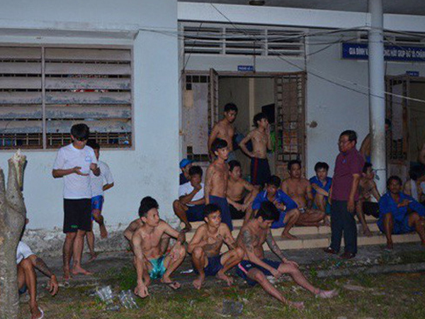 100 học viên đập phá, bỏ trốn khỏi trung tâm cai nghiện ở miền Tây