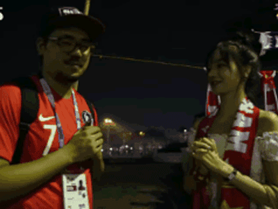 Cổ động viên Việt xinh đẹp tiếp tục lên sóng truyền hình Hàn Quốc