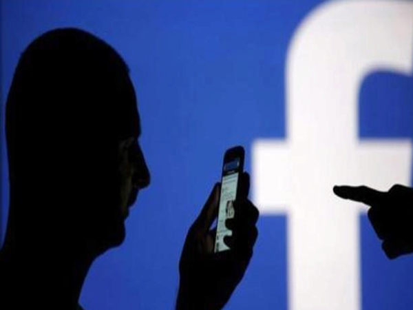 Facebook đang kiếm tiền từ dữ liệu cá nhân của bạn