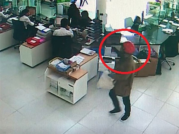 Ngân hàng đã xác định số tiền 2 thanh niên đã cướp