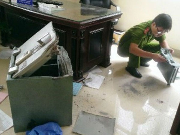 Két sắt công ty ở Sài Gòn bị trộm viếng thăm cuỗm 1 tỷ đồng