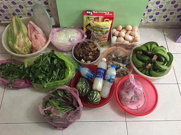 Muôn kiểu gửi quà của mẹ chồng: Người cẩn thận làm cả trai sông đóng đá, người thì "lầy lội" gửi kèm tâm thư