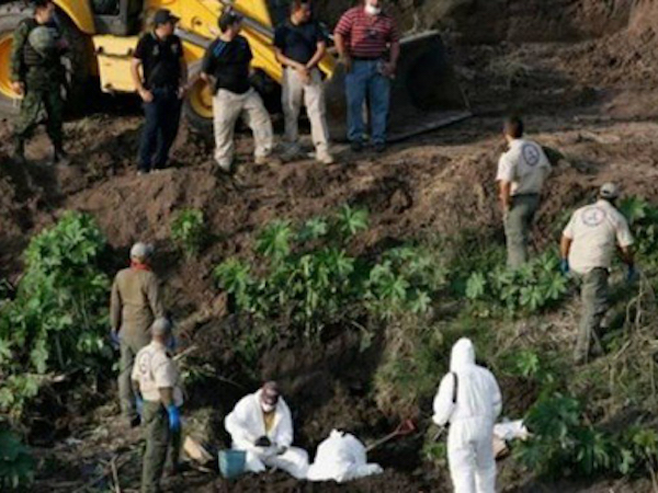 Phát hiện 32 mồ tập thể chôn 166 người ở Mexico