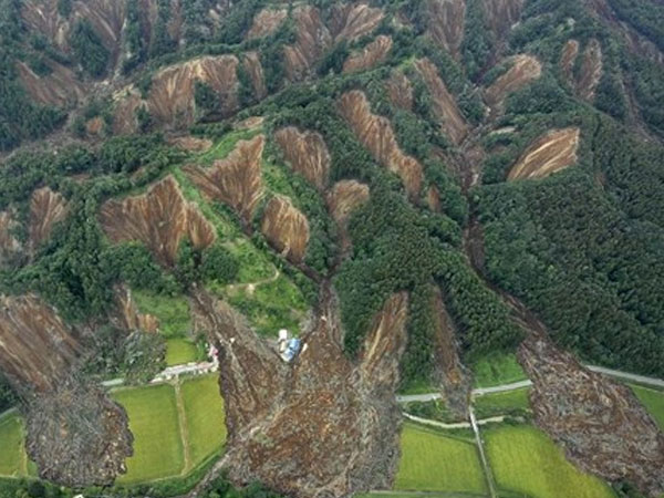 Nhật Bản: Hơn 100 cơn dư chấn sau động đất tại Hokkaido