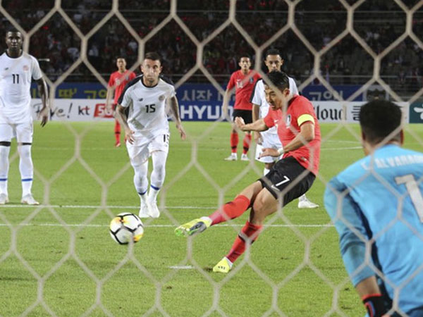 Video: Son Heung-min sút hỏng penalty, Hàn Quốc vẫn thắng 2-0 Costa Rica