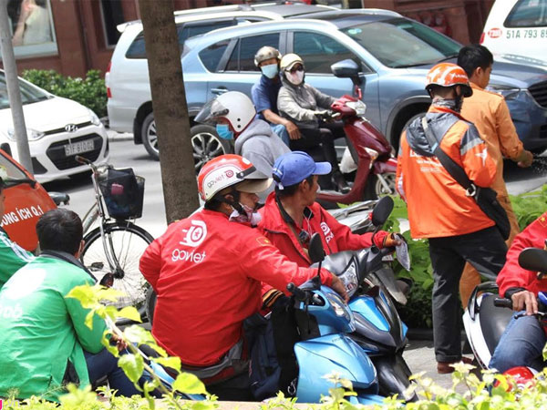 Ai chịu thiệt sau cuộc đua ‘đốt tiền’ của Go-Viet và Grab?
