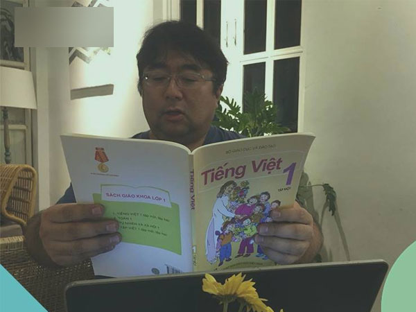 Chuyên gia pháp lý người Nhật nói về bài đọc 'Bé xách đỡ mẹ' gây tranh cãi: Đừng bắt trẻ thơ nhìn vạn vật bằng con mắt của người lớn