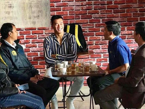 Giữa tin đồn Bùi Tiến Dũng về HAGL, liệu có kịch bản 'huynh đệ tương tàn' ở V.League?