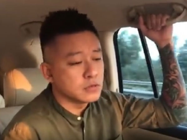 Ca sĩ Tuấn Hưng thể hiện ca khúc 'Vuông, tròn, tam giác' gây sốt cộng đồng mạng