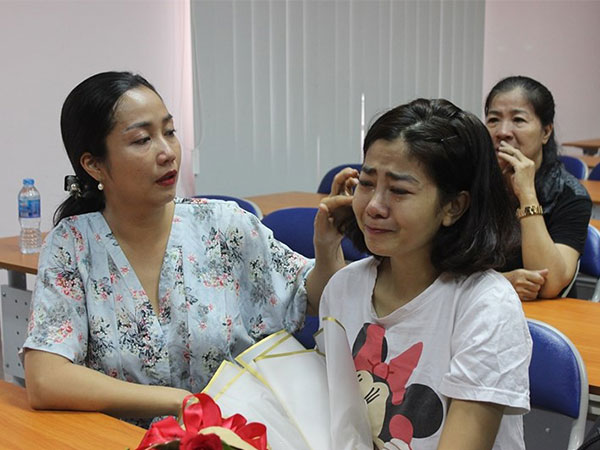 Mai Phương bật khóc vì xúc động trong ngày xuất viện, sau gần một tháng điều trị tích cực