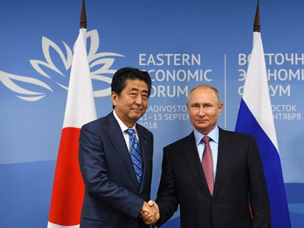 Ông Abe, Putin thảo luận để sớm ký hiệp định hòa bình