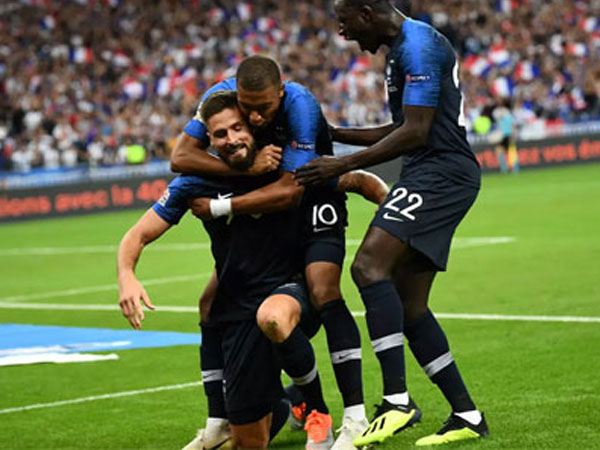 Pháp thắng trận đầu tại Nations League