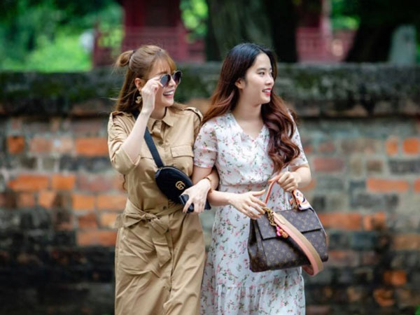 Quế Vân đưa Nam Em đi chơi ở Hà Nội và tiết lộ: 'Có vẻ như em ấy không được vui với cuộc sống hiện tại'
