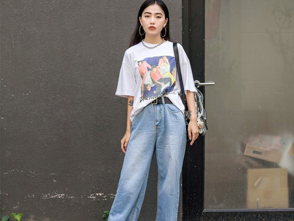 Street style 2 miền: trời sang thu, các bạn trẻ vẫn mê mệt crop top và quần cạp cao 'hot hit' của mùa hè
