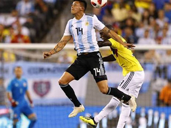 Argentina bất phân thắng bại với Colombia