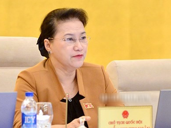 Chủ tịch Quốc hội Nguyễn Thị Kim Ngân: 'Tôi rất thương học sinh hiện nay học quá khổ!'
