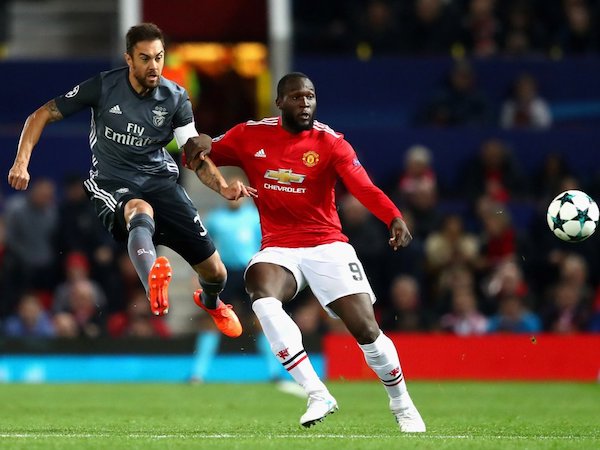 Chưa đá Champions League, MU ẵm 'bao tải tiền'