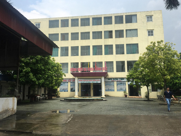 Chuyện lạ ở Hải Phòng: Y bác sĩ bị nợ lương hơn 3 năm, chờ bán bệnh viện mới có tiền!