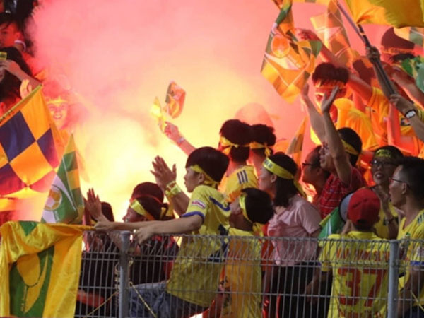 CLB Hà Nội nhận án phạt trong ngày lên ngôi V.League 2018
