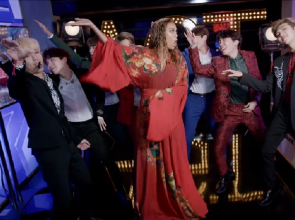 Tyra Banks phấn khích nhảy hit Idol cùng BTS trong hậu trường America's Got Talent