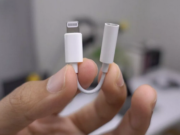 Apple bán riêng phụ kiện chuyển từ cổng Lightning sang 3,5mm