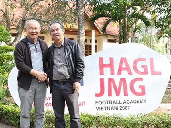 Bầu Đức: 'Tại sao phải vội gia hạn hợp đồng với HLV Park Hang Seo?'