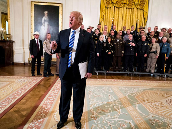 Hậu trường 'quả bom' vô danh của New York Times