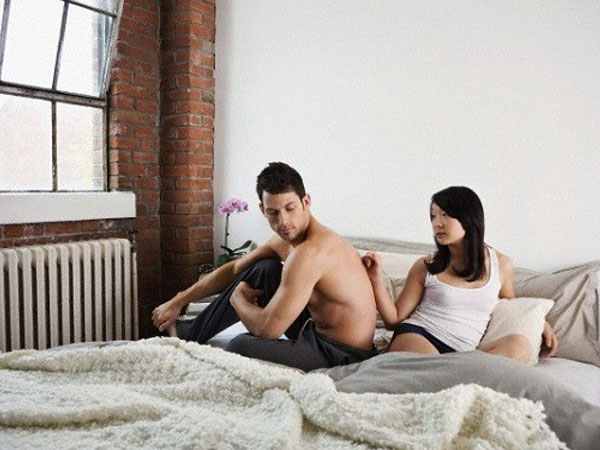 Khi hàng xóm gọi sang 'nhờ chút việc', tôi đã sinh nghi, không ngờ cuối cùng lại dính "ngủ chay" với anh ta