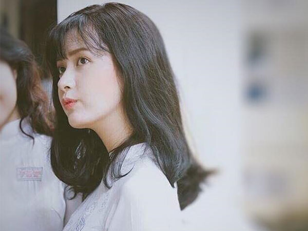 Loạt 'trai xinh gái đẹp' bất ngờ nổi tiếng sau bức ảnh chụp lén