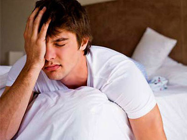 Vì sao nam giới mắc các bệnh trục trặc 'súng, ống' gia tăng?