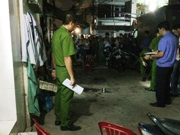Bị bắn gục khi đang nhậu cùng bạn ở Sài Gòn