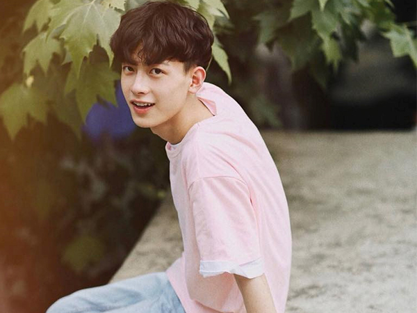 Hot boy Trung Quốc 19 tuổi, giống nhiều diễn viên nổi tiếng