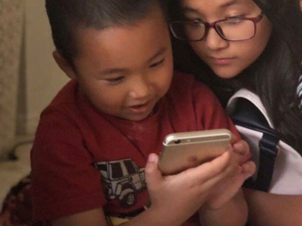 Mỹ: Bé gái người Việt tử vong vì đỡ 6 nhát dao oan nghiệt cho mẹ và lá thư xin lỗi nghẹn lòng được tìm thấy tại hiện trường