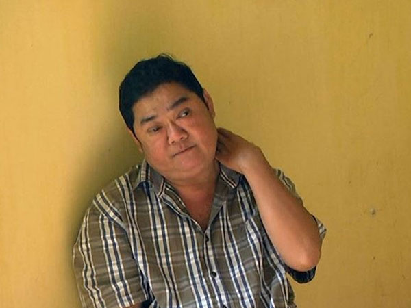 Nghĩ bị xem thường, chồng cho vợ uống thuốc ngủ rồi chém tử vong