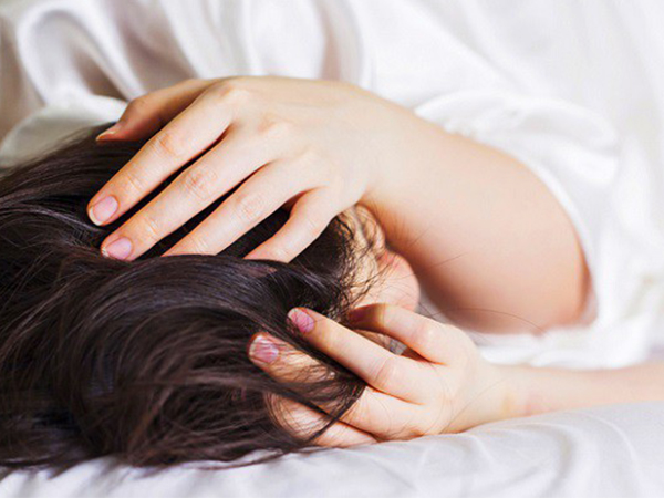 Phát hiện tin nhắn bàn kế hoạch đoạt tài sản trong điện thoại chồng, vợ bầu nghẹn ngào vì hình tượng chồng tuyệt vời phút chốc sụp đổ