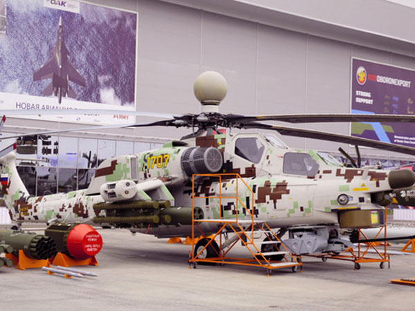 PV VN duy nhất ngồi trực thăng tấn công Mi-28NE: Phát hiện có 'biểu tượng' thời bao cấp