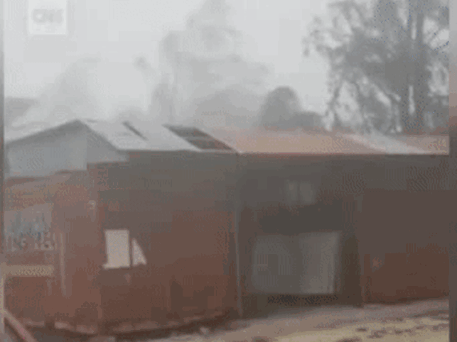 Tận thấy sức mạnh khủng khiếp của siêu bão Mangkhut khi quét qua đảo Guam